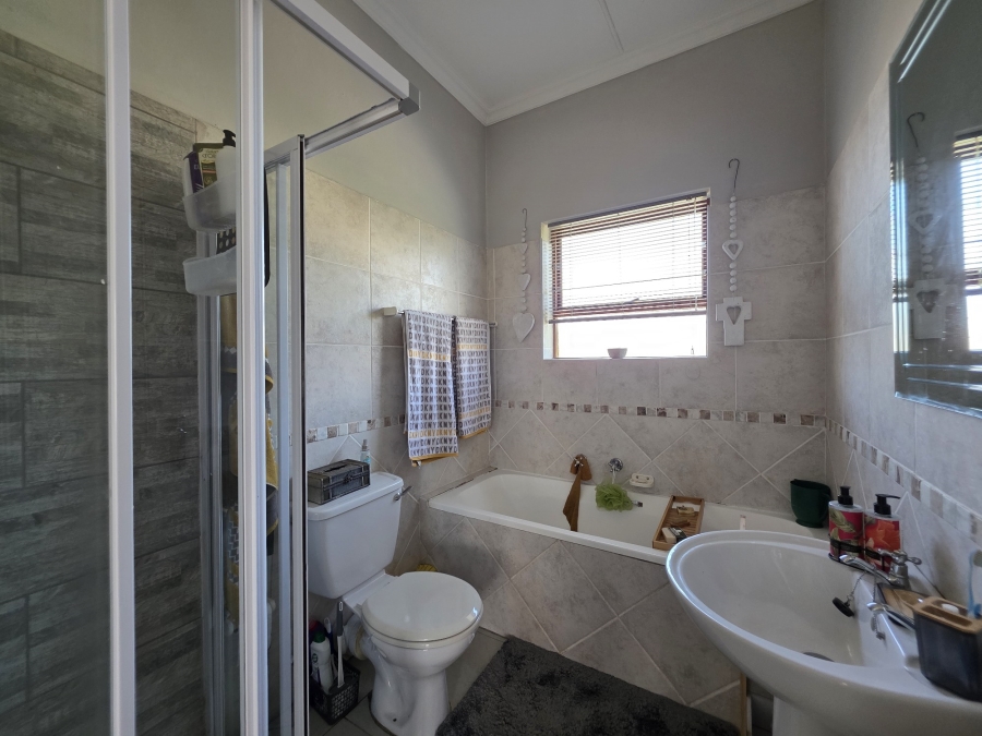 2 Bedroom Property for Sale in Ferreira Town Eastern Cape